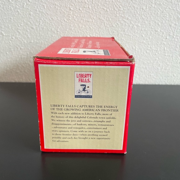 ⭐️SOLD⭐️Liberty Falls Miniatures Winthrop’s Warehouse and Carpet Mill Vintage - Picture 7 of 8